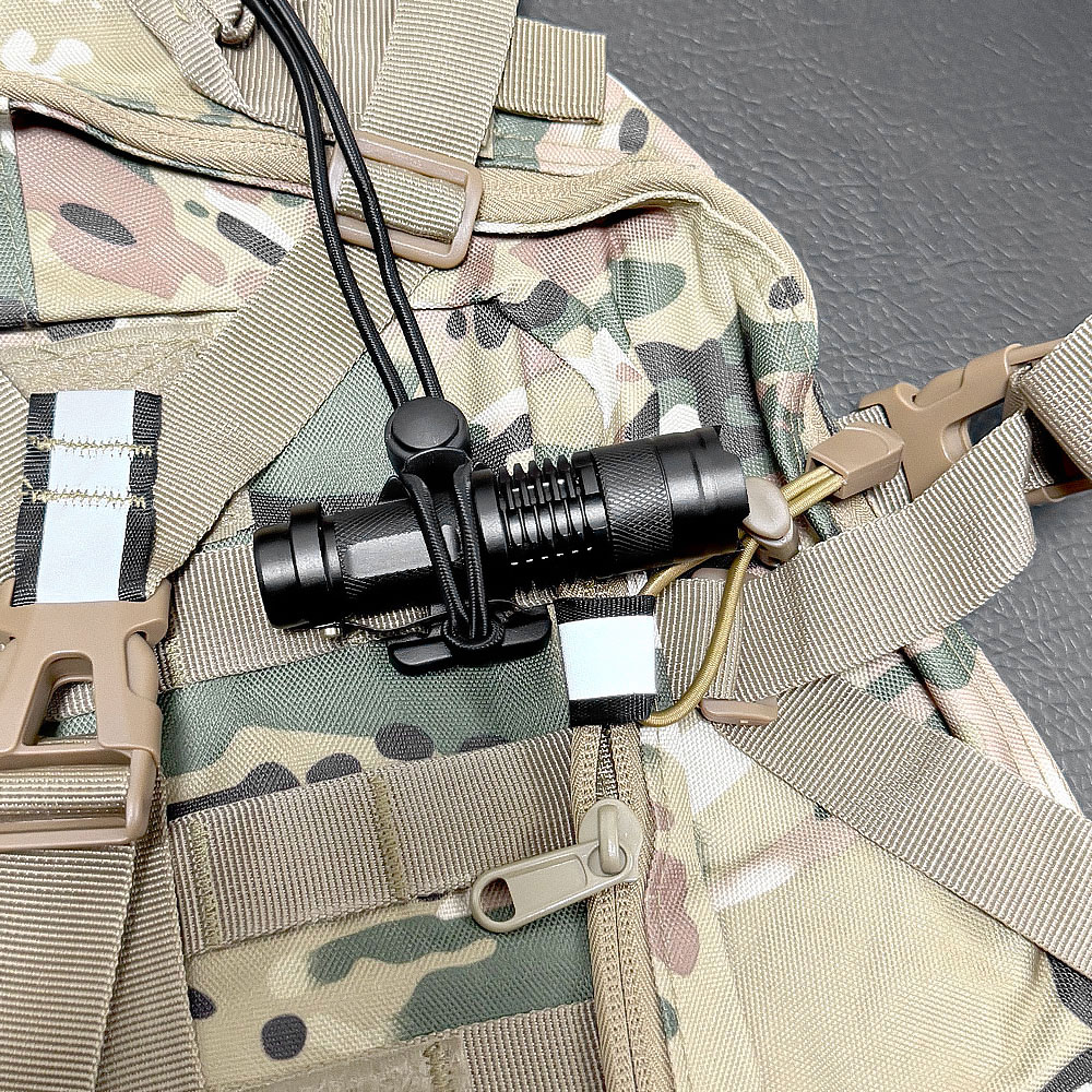 懐中電灯クリップ屋外バックパック弾性ロープ固定バックルキャン - Outdoor Camping Equipment のレビューと価格